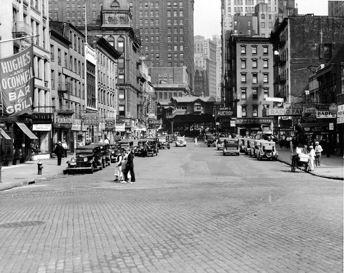 Looking east along Cortlandt Street in the neighborhood known as Radio Row, circa 1930s. (Hulton Archive/Getty Images)